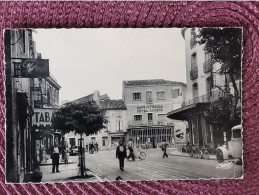 Sigean , Le Rond Point , Café De France , Hôtel Armero - Sigean