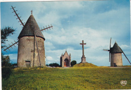 85. LES HERBIERS. LE MONT DES ALOUETTES.CPSM.CHAPELLE CALVAIRE ET VIEUX MOULIN.HISTOIRE DES GUERRES DE VENDEE. - Les Herbiers