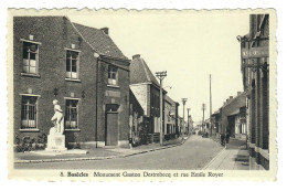 Basècles   Beloeil     Monument Gaston Destrebecq Et Rue Emile Royer - Beloeil