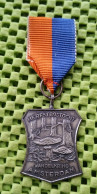 1 X  Medaille-  Herfstbostocht Wandelkring Amsterdam. 8-10-1959   -  Original Foto  !! - Otros & Sin Clasificación