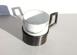 MAGNIFIQUE ANCIENNE TASSE En PORCELAINE AVEC MONTURE ETAIN, PEINT MAIN - 5,5x5cm / ART DECORATIF FRANCAIS (0901.15) - Tins