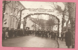 SAS0048  Carte Photo  SAULXURES-sur-MOSELOTTE (Vosges)  Cérémonie Religieuse - VICTIMAE PASCHALI LAUDES -  Phot. Jacquel - Saulxures Sur Moselotte