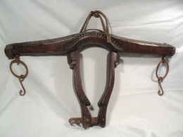 Ancien Joug De Garrot Porte Seaux Âne Bois Sculpté Art Populaire Métier - Outils Anciens