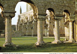 1 AK England * Norman Arches In Winchester - Römische Architektur An Der Kathedrale Von Winchster * - Winchester