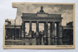 Berlin Porte De Brandebourg - Brandenburger Tor - Années 1930 Ou 1940 - Voitures Automobiles - Brandenburger Deur
