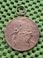 Medaille -Korfbal : A.K.C. Swift 3e. Pr. 1930   -  Original Foto  !! - Autres & Non Classés