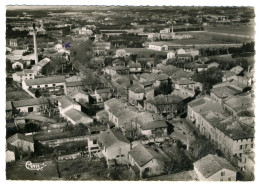 84 - Sarrians - Vue Aérienne Sur Une Partie Du Village Et Les Usines - Sarrians