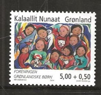 Greenland  2004  80th Anniversary Of The Association Of Greenlandic Children (FGB). Crowd Of Peeople  Mi 421  MNH(**) - Unused Stamps