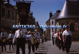 Lot De 31 Photographies Diapositives LA FERTE BERNARD Et Environs SARTHE Dont Fête Des écoles De La Ferté 1961 - Plaatsen