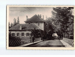 PONT DE CHERUY : Mairie, écoles, Avenue De La Gare - Très Bon état - Pont-de-Chéruy