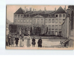 COMBRONDE : L'Hôtel De Ville - état - Combronde