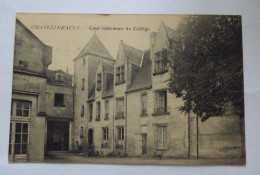 VIENNE -CHATELLERAULT  - COUR INTERIEURE DU COLLEGE - Chatellerault