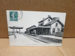 LA FERE CHAMPENOISE (51) Vue Intérieure De La Gare - Fère-Champenoise