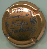 CAPSULE-CHAMPAGNE FEUILLATTE NICOLAS N°04 Cuivre Et Bleu - Feuillate