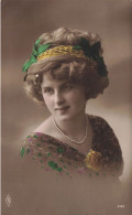 FANTAISIE - Femme - Portrait - Bandeau Jaune Dans Les Cheveux - Oblitération Ambulante - Carte Postale Ancienne - Femmes