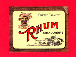 RHUM Grand Arôme, Origine Garantie, Femme Coiffe Plantation Palmier - Rhum