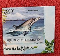 BURUNDI Mammiferes Marins, Dauphins, Dauphin. Yvert N°1797 Non Dentelé.** Neuf Sans Charnière (MNH) - Delfine