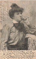 FOLKLORE - Costumes - Fruit Défendu - Femme Fumant De La Cigarette - Carte Postale Ancienne - Trachten