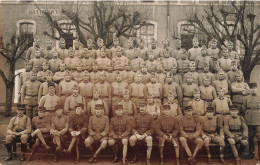 CASERNES - Soldats - Officiers - Batiment - Carte Postale Ancienne - Casernas