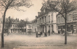 FRANCE - Châteaudun - La Place Du 18 Octobre - La Caisse D'epargne - Carte Postale Ancienne - Chateaudun