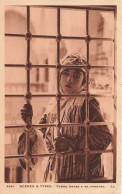 ALGÉRIE - Scènes & Types - Femme Arabe à Sa Fenêtre - Carte Postale Ancienne - Scene & Tipi