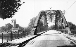 24-860. MONETEAU. LE PONT - Moneteau