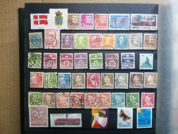 UNE COLLECTION  DE 45  TIMBRES POSTE DU DANEMARK - Lotes & Colecciones