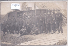 CARTE-PHOTO- MILITARIA- VILLA DES PUCES- G V C- LOCALITE A DECHIFFRER AU DOS- 1915 - Da Identificare