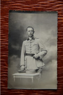 MILITARIA : Carte Photo D'un Soldat - Personnages