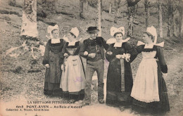 FOLKLORE - Costumes - Pont Aven - Au Bois D'amour - Carte Postale Ancienne - Kostums