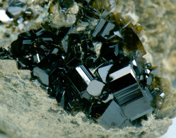 Mineral - Vesuvianite (Bellecombe, Chatillon, Val D'Aosta, Italia) - Lot.1143 - Mineralien