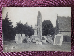 Carte Photo , Monument Aux Morts De Plozevet - Plozevet