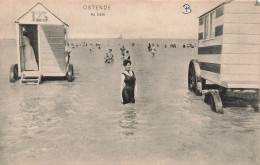 BELGIQUE - Ostende - Au Bain - Maillot De Bain - Femme - Animé - Carte Postale Ancienne - Oostende