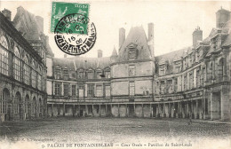 FRANCE - Fontainebleau - Palais De Fontainebleau - Cour Ovale - Pavillon De Saint Louis - Carte Postale Ancienne - Fontainebleau