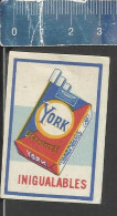 YORK CIGARETTES   -  OLD VINTAGE MATCHBOX LABEL MADE IN VENEZUELA - Boites D'allumettes - Etiquettes