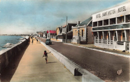 Châtelaillon * Boulevard De La Mer Et L'hôtel St Victor - Châtelaillon-Plage