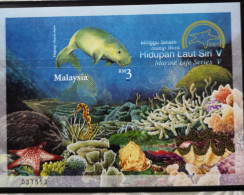 Malaysia 2001 Marine Life Dugong Block Mi B56** - Malaysia (1964-...)