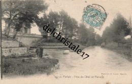 CPA 84 0091 PERTUIS - Prise Du Canal De Marseille - Animée Badauds Et Barque - écrite Et Circulée - Pertuis