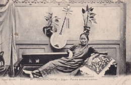 2 Cards Same Girl Congai In Saigon Lying On Sofa With Guitar . Demi Mondaine Prostitute - Azië