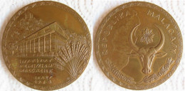 Madagascar Médaille En Bronze Institut Émission Malgache 1968 Banque Centrale,  Gravée Par La Monnaie De Paris - Professionali / Di Società