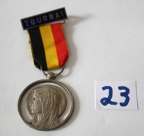 C23 Médaille Pèlerinage - Tournai - Tournay - émaillé - Belgique