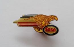 Pin's  Esso Tigre - Carburants