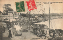 Paimpol * Quai Loti , Le Marché Des Pommes à Cidre Et Le Bassin Neuf * Port Attelages Bateaux Voiliers * Villageois - Paimpol