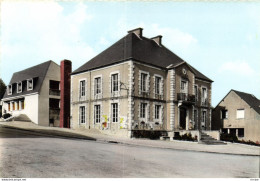 Montsauche - La Mairie Et La Poste - Montsauche Les Settons