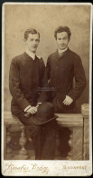 BUDAPEST Barabás Bódog : Férfiak, Cabinet Fotó 1890-1900. Ca. - Alte (vor 1900)