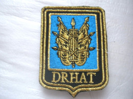 ECUSSON DU DRHAT (DIRECTION DES RESSOURCES HUMAINES DE L'ARMEE DE TERRE) SCRATCH AU DOS NEUF 50mm X 70mm - Ecussons Tissu