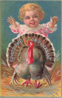 N°24274 - Carte Gaufrée - Thanksgiving Greetings - Bébé Avec Une Dinde - Thanksgiving