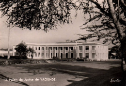 Yaoundé - Place Et Le Palais De Justice - Tribunal - Cameroun - Kameroen