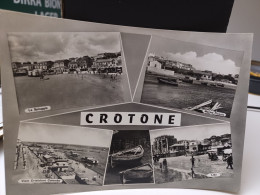 Cartolina Crotone ,vedutine, La Spiaggia,marina Piccola,viale Cristoforo Colombo, Lido 1961 - Crotone