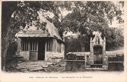 FRANCE - Daoulas - Abbaye De Daoulas - La Chapelle Et La Fontaine - Carte Postale Ancienne - Daoulas